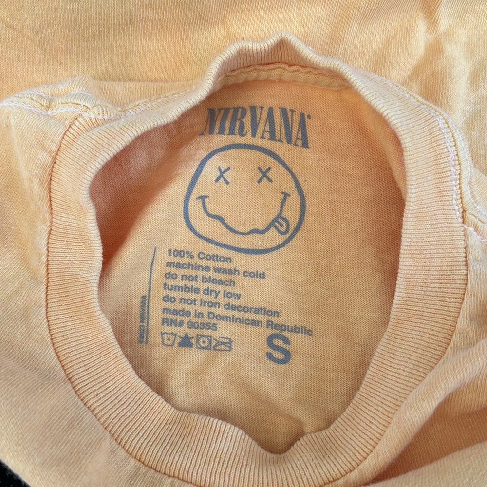 Nirvana 90’s Vintage Style Band T-shirt - Picture 4 of 8